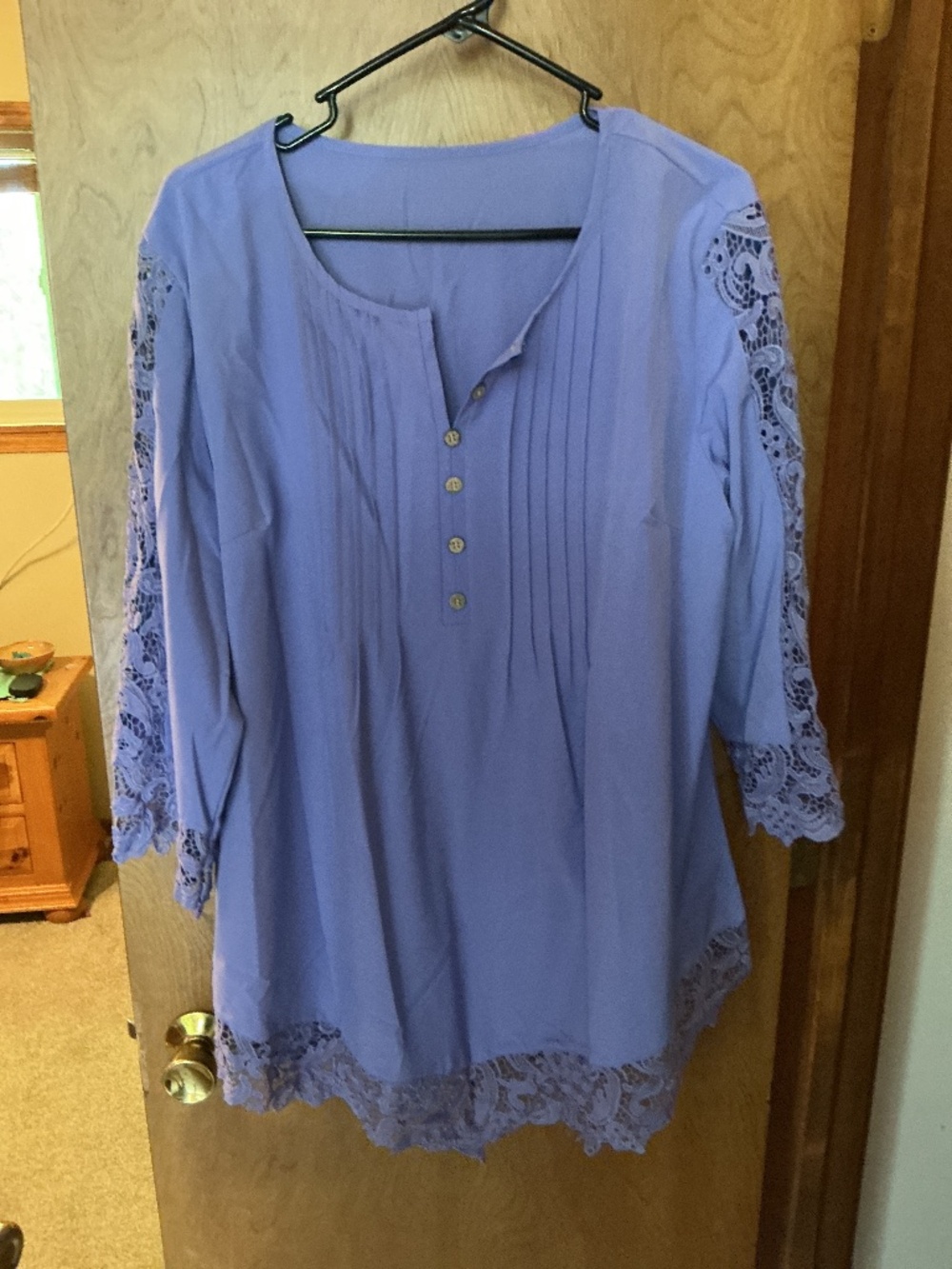 Gorgeous Purple 2X Lace Embellished Ladies Top NWOT